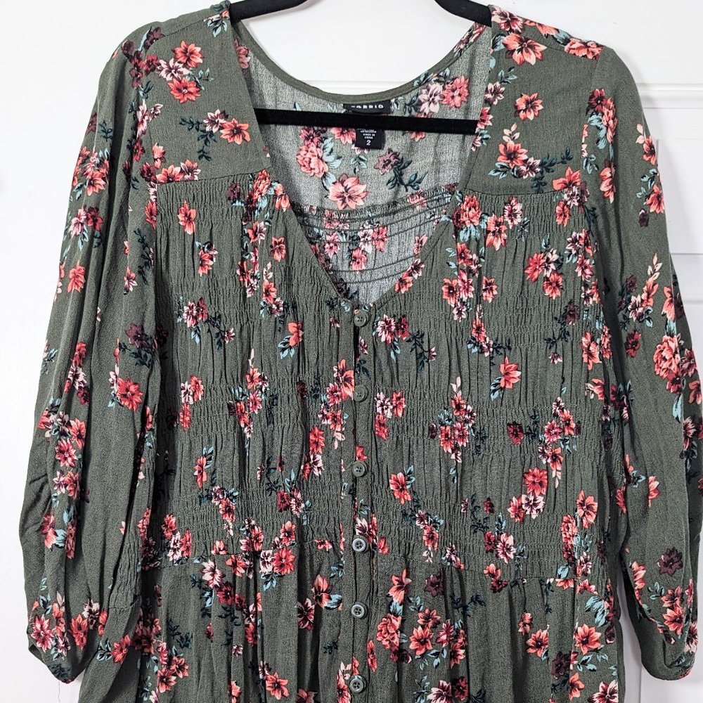 Torrid Green Floral Crinkle Gauze Three-Quarter Sleeve Blouse